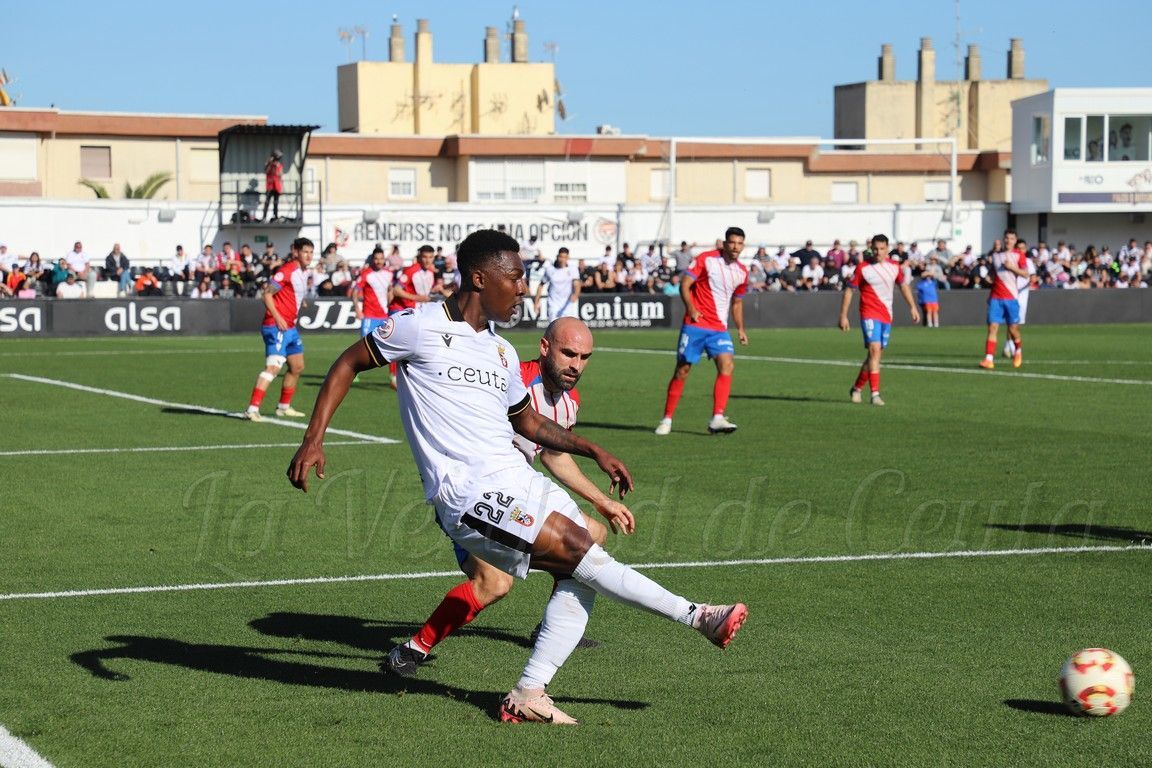 La AD Ceuta también se lleva el “derbi del Estrecho” ante el Algeciras (2-0)