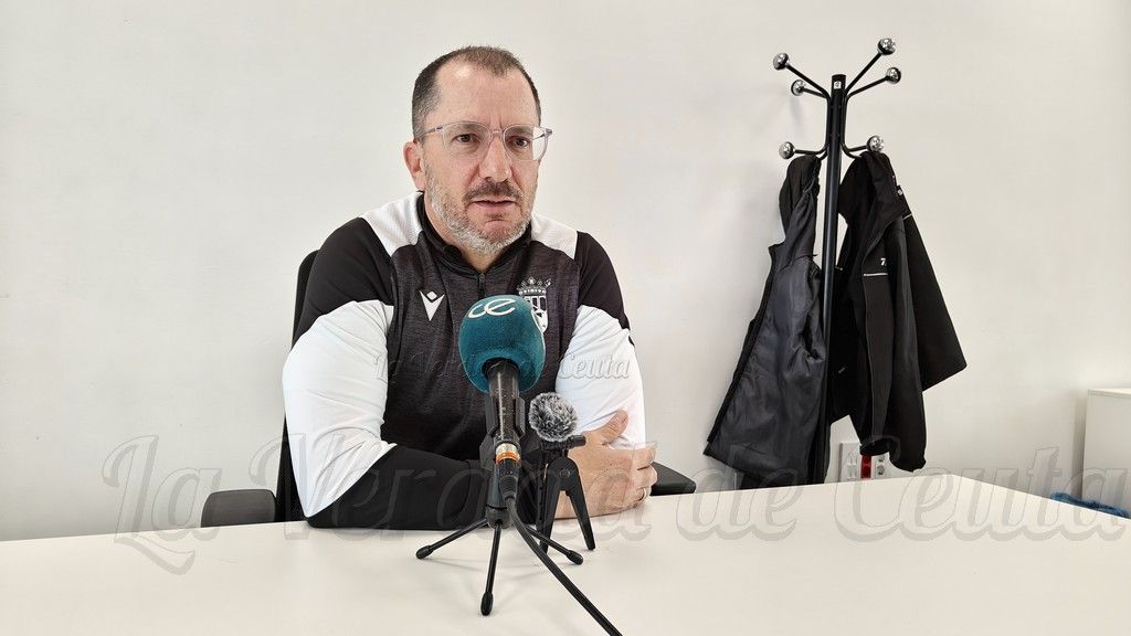 José Juan Romero: "el domingo se enfrentan dos de los equipos que mejor fútbol hacen"