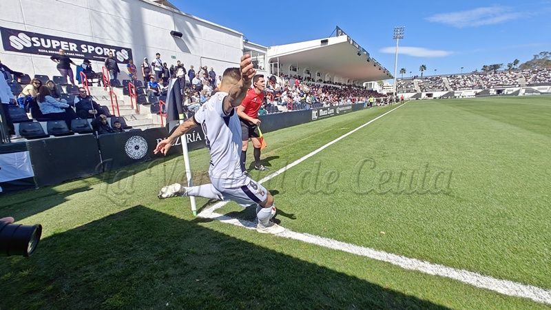 La AD Ceuta, invencible, busca afianzar el liderato ante el Real Murcia