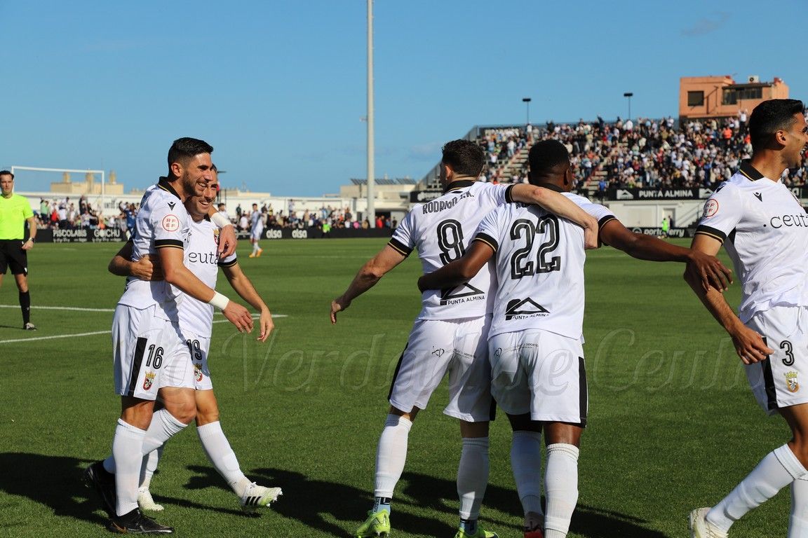 La AD Ceuta, buscando abrir brecha en la tabla, se mide a un Real Madrid B en racha