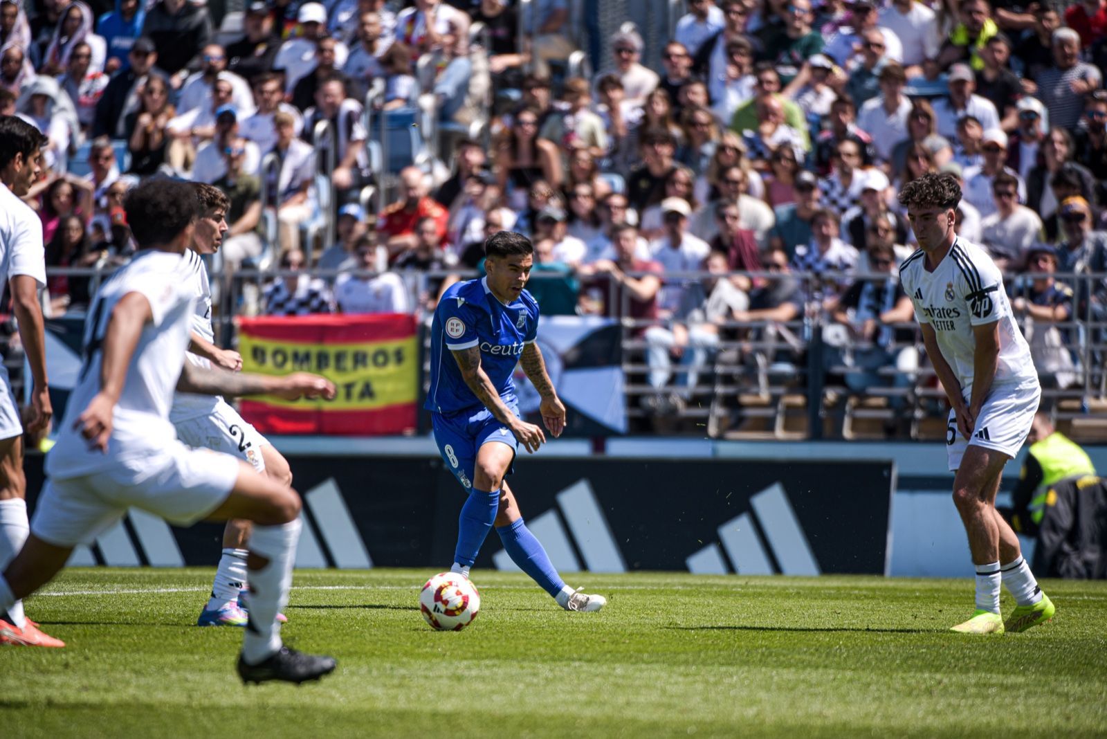 El Murube se viste de gala: la AD Ceuta FC defiende el liderato ante un Mérida en alza