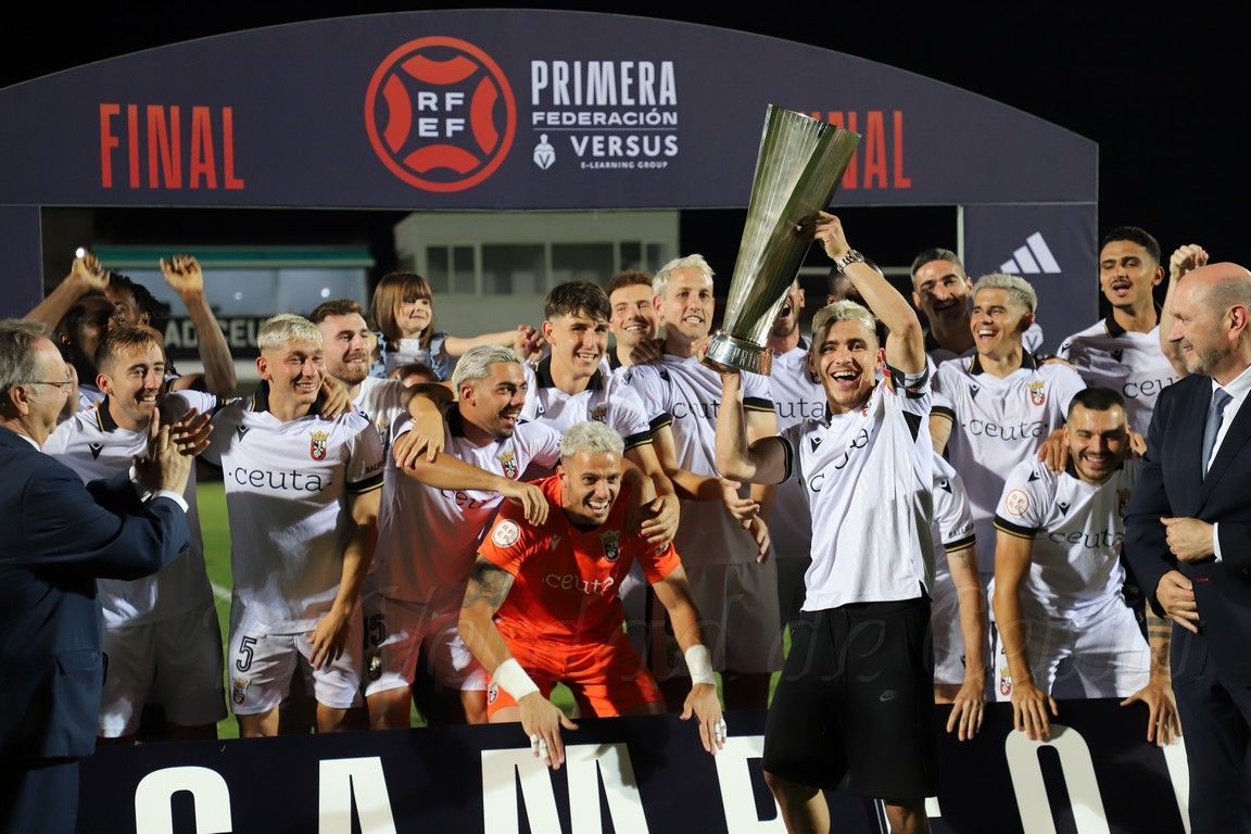  4-3. La AD Ceuta se proclama campeón de Primera RFEF tras un festival de goles