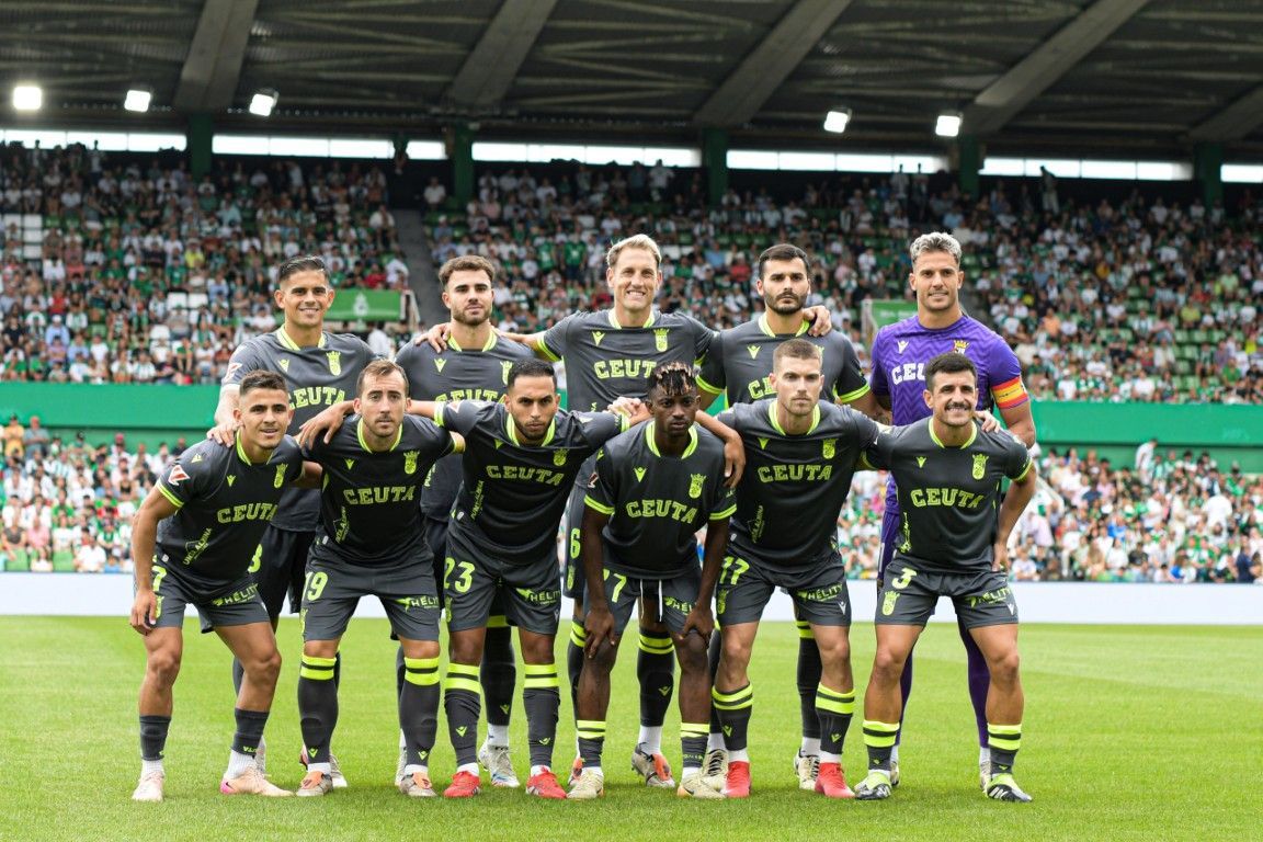 Los errores de la AD Ceuta facilitan la victoria del Racing de Santander (4-1). Fotos: AD Ceuta FC