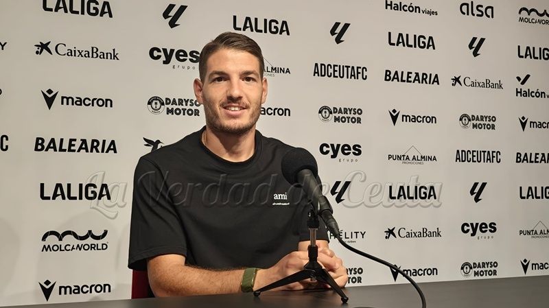 Manu Vallejo: “Volver al "Carranza" con otra camiseta es especial, pero tenemos que ser nosotros mismos”