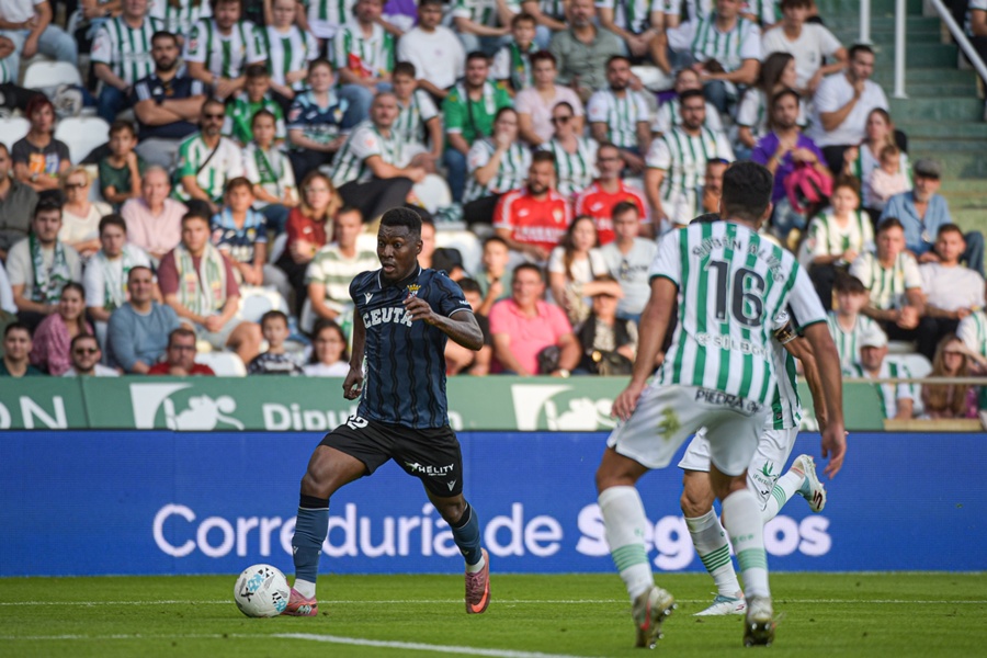 Trofeos La Verdad de Ceuta tras la 12ª jornada de liga entre Córdoba CF y AD Ceuta (2-0)