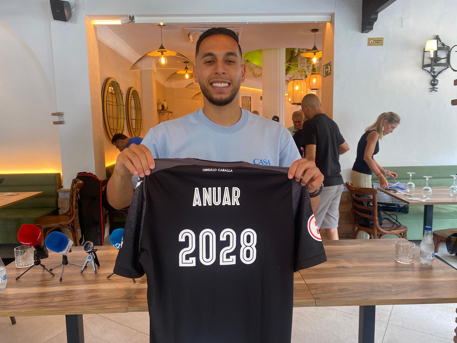 Anuar: “tenía muchas ofertas pero ha decidido mi corazón”