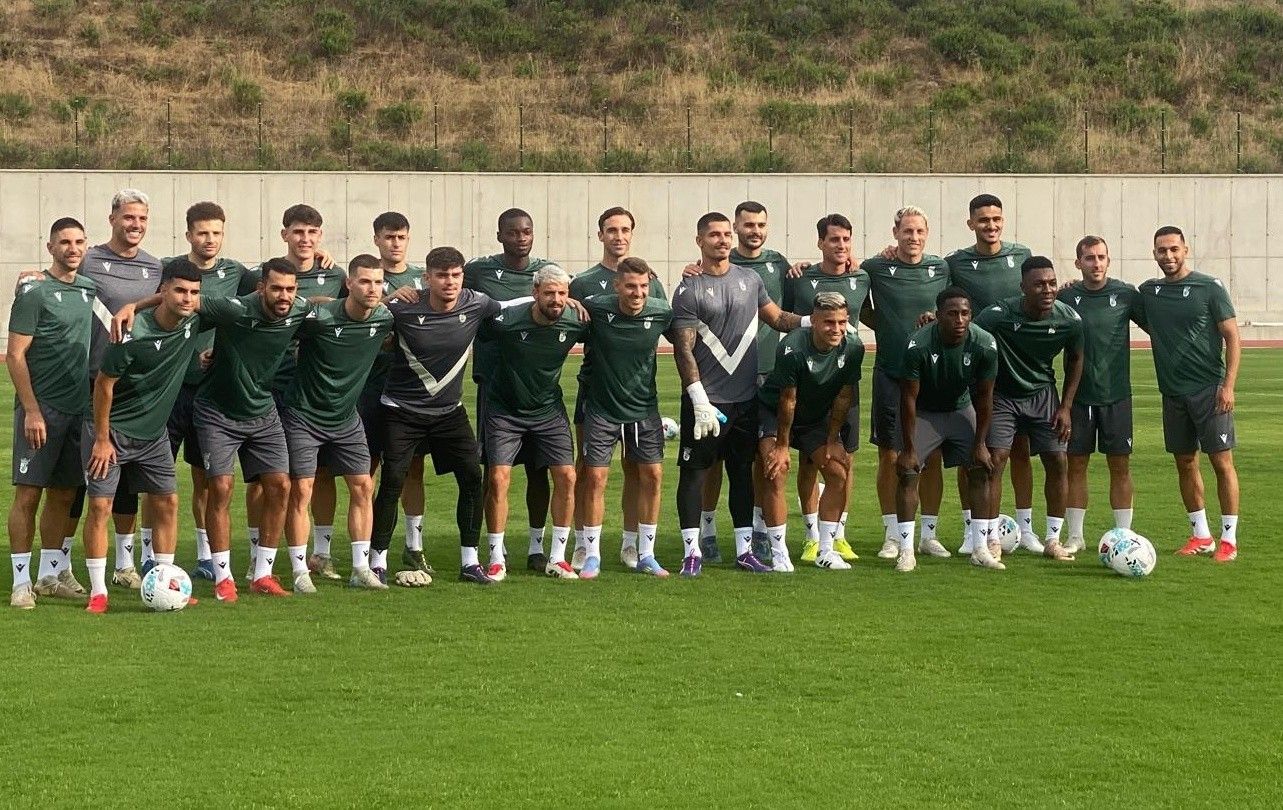 La AD Ceuta arranca la pretemporada en la Pista de Atletismo con sus cuatro nuevas incorporaciones