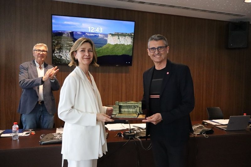La Federación de Fútbol de Ceuta recibe a la Confederación de Empresarios