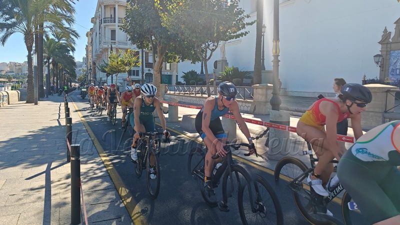 Vilal Ahmed y Claudia Casanova brillan en el XXXI Triatlón Ciudad de Ceuta