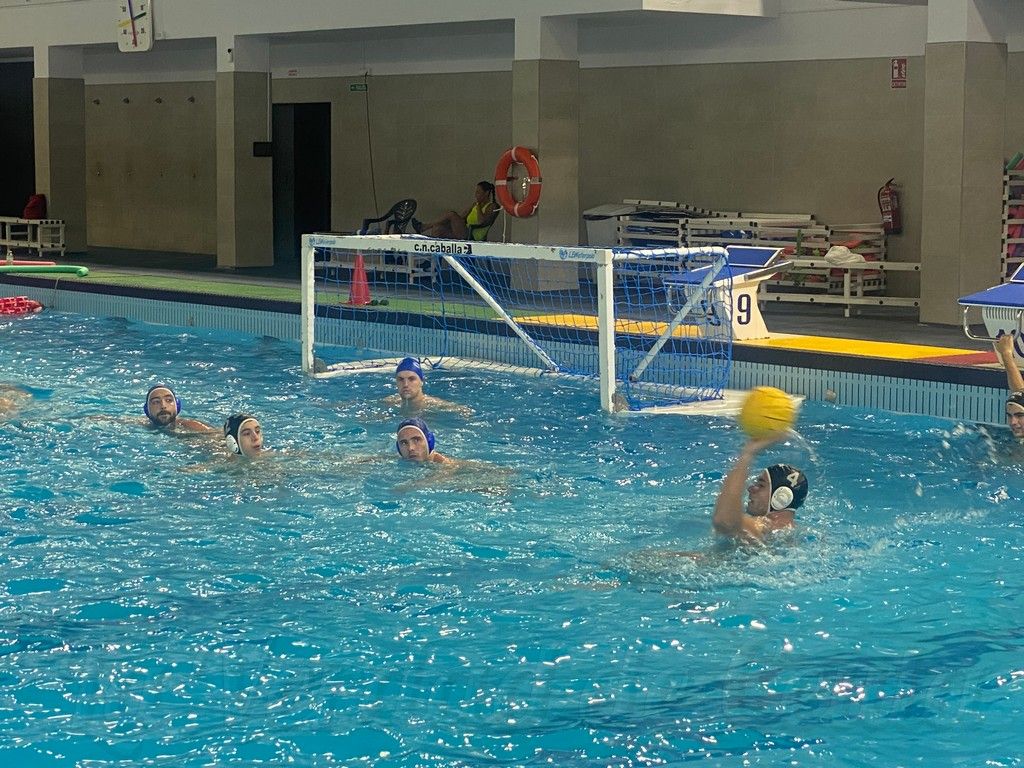 El CN Caballa sufre una dura derrota ante un rival directo por la mínima (11-10) 