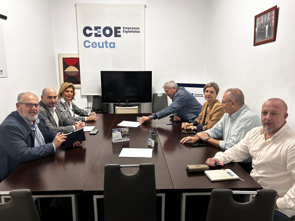 La Confederación de Empresarios recibe la visita del PSOE ceutí
