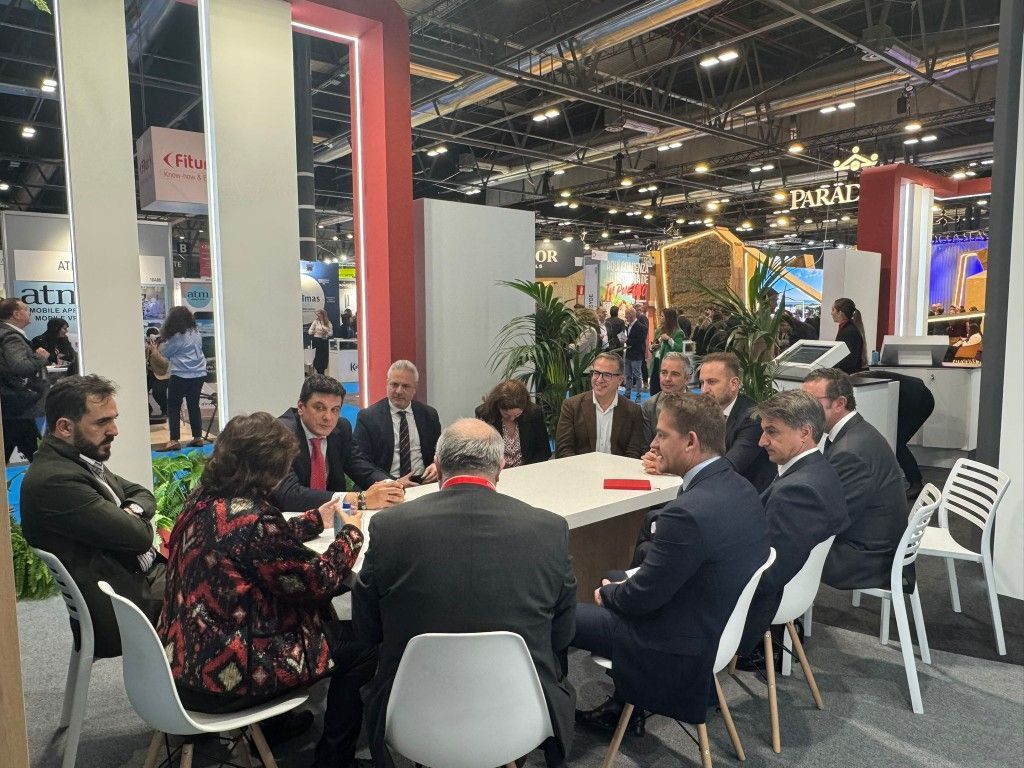 La Cámara de Comercio dice que sella acuerdos claves en FITUR para potenciar el turismo en Ceuta