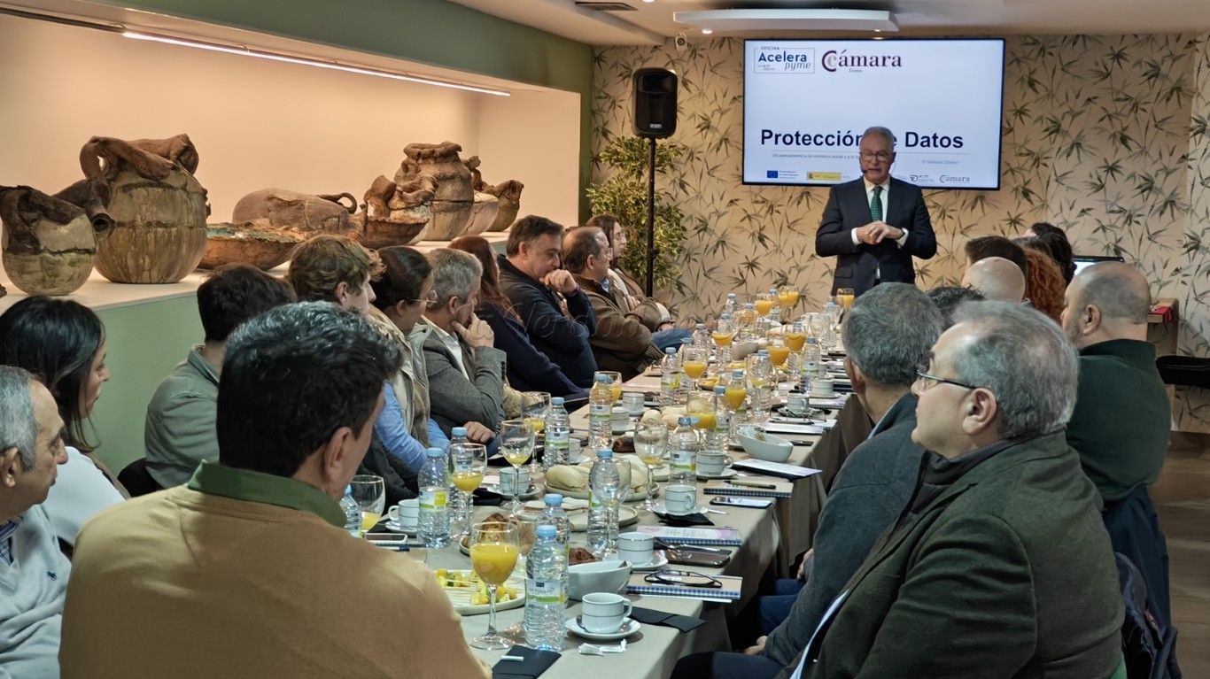 La Cámara de Comercio informa a los empresarios de la necesidad de cumplir con la Ley de Protección de Datos