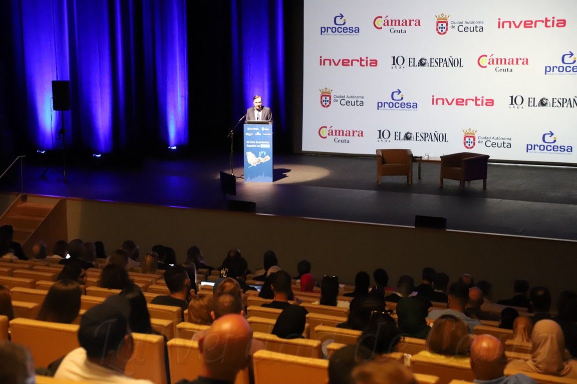 Pedro J. Ramírez elogia el modelo económico de Ceuta y anima a Vivas a seguir al frente de la Ciudad