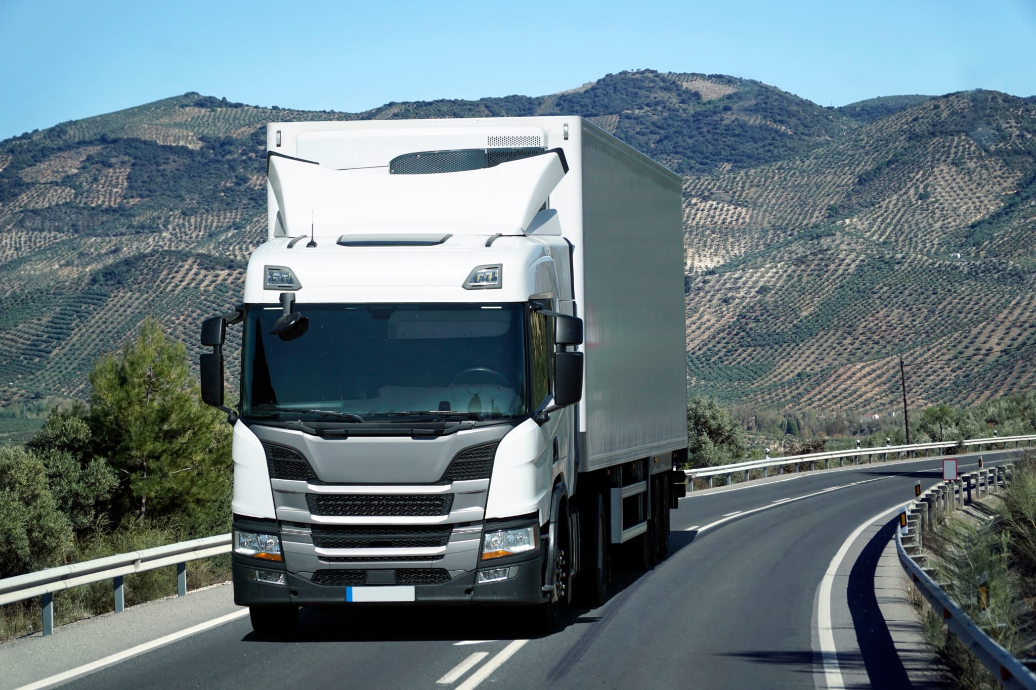 Transportes prepara un plan de ayudas de hasta 2.000 euros por persona para obtener los carnés de camión y autobús
