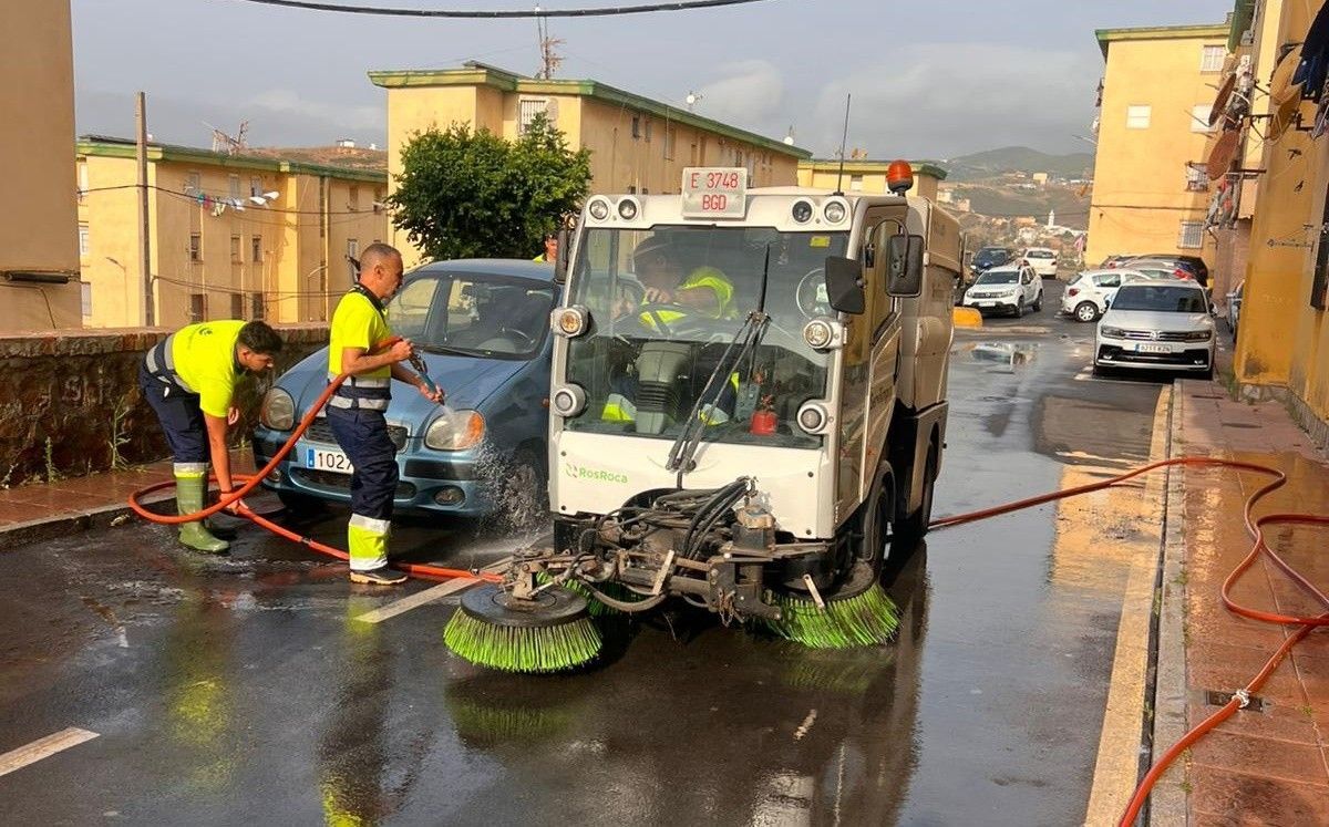 Ceuta Ya! lleva a pleno la limpieza del Príncipe y Arcos Quebrados