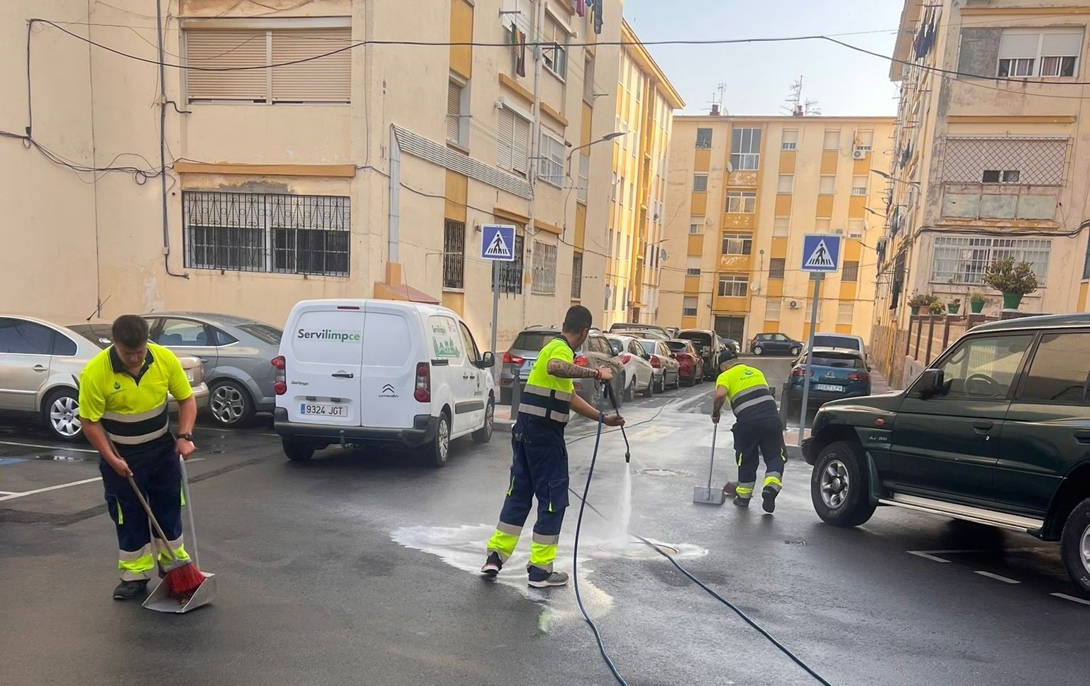 La Ciudad continúa su limpieza de choque en Zurrón y el Mixto