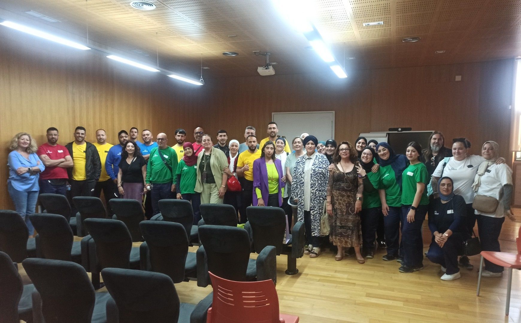 Cinco empresarias realizan una visita para conocer la Escuela de la Construcción