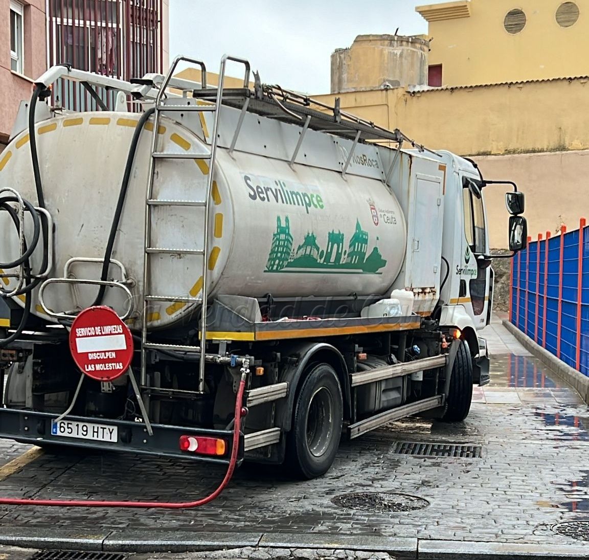 La Ciudad activa un dispositivo extraordinario de limpieza para recuperar la normalidad tras la situación de emergencia