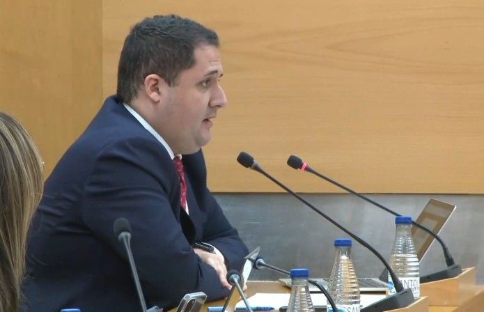 Ramírez plantea dar un nuevo uso a las naves del Tarajal y sancionar los vertidos ilegales