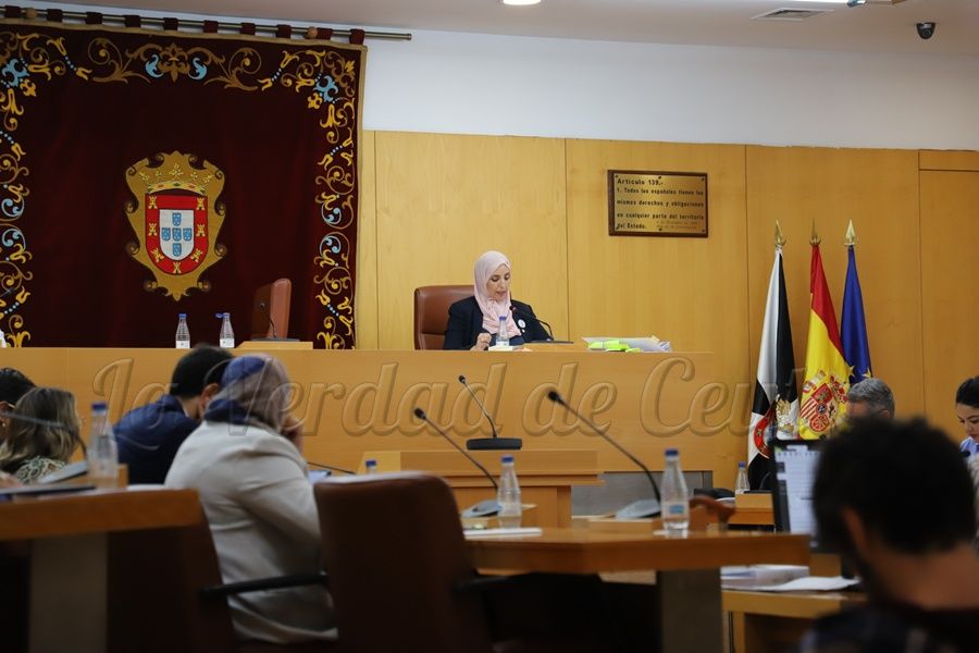 La Asamblea aprueba blindar las bonificaciones al transporte marítimo para Ceuta