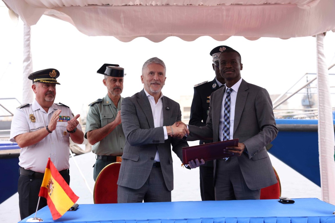 La AUGC denuncia la decisión de Marlaska de entregar dos embarcaciones a Senegal