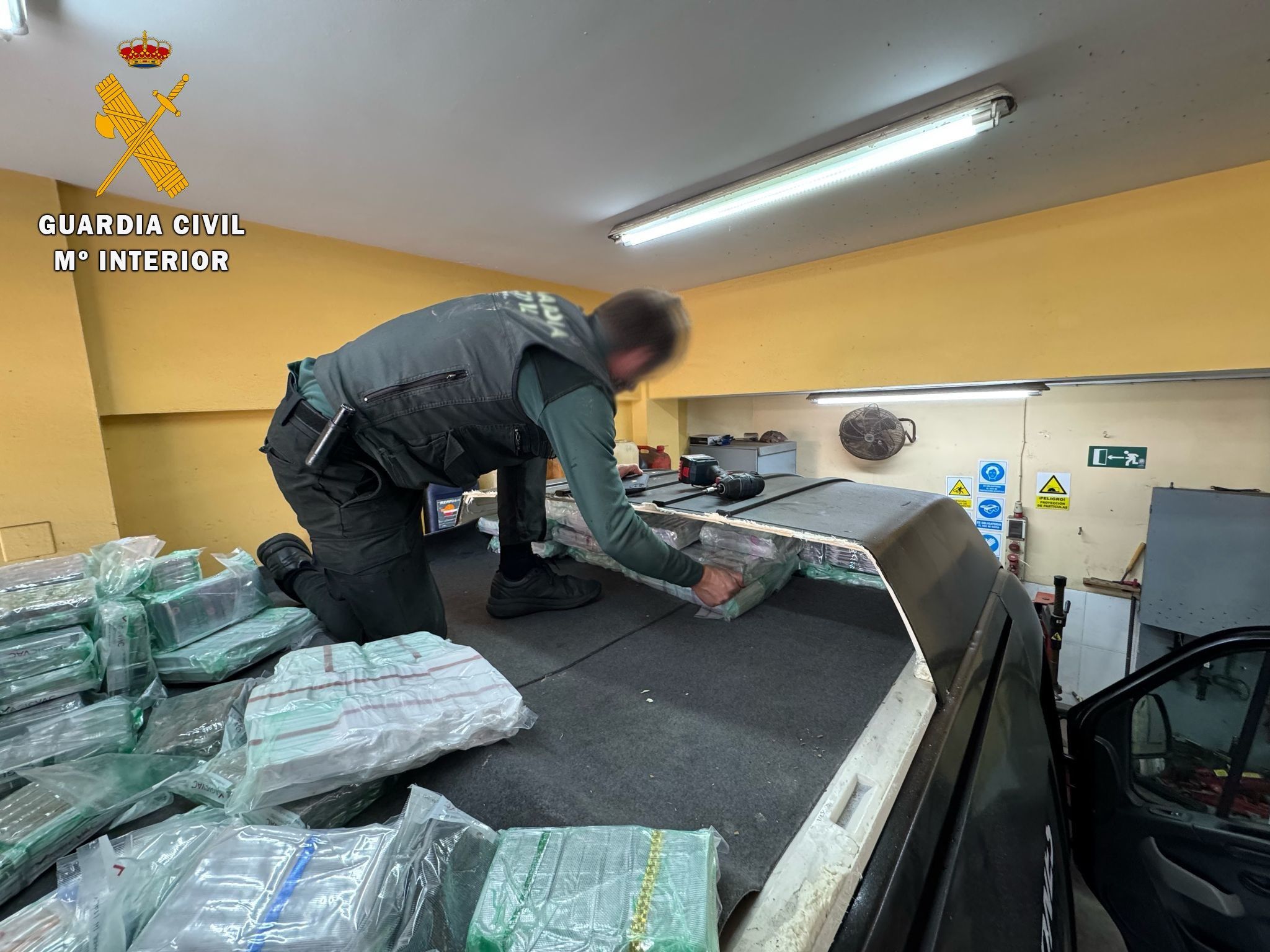 Interceptan más de 900 kilos de hachís escondidos en una furgoneta