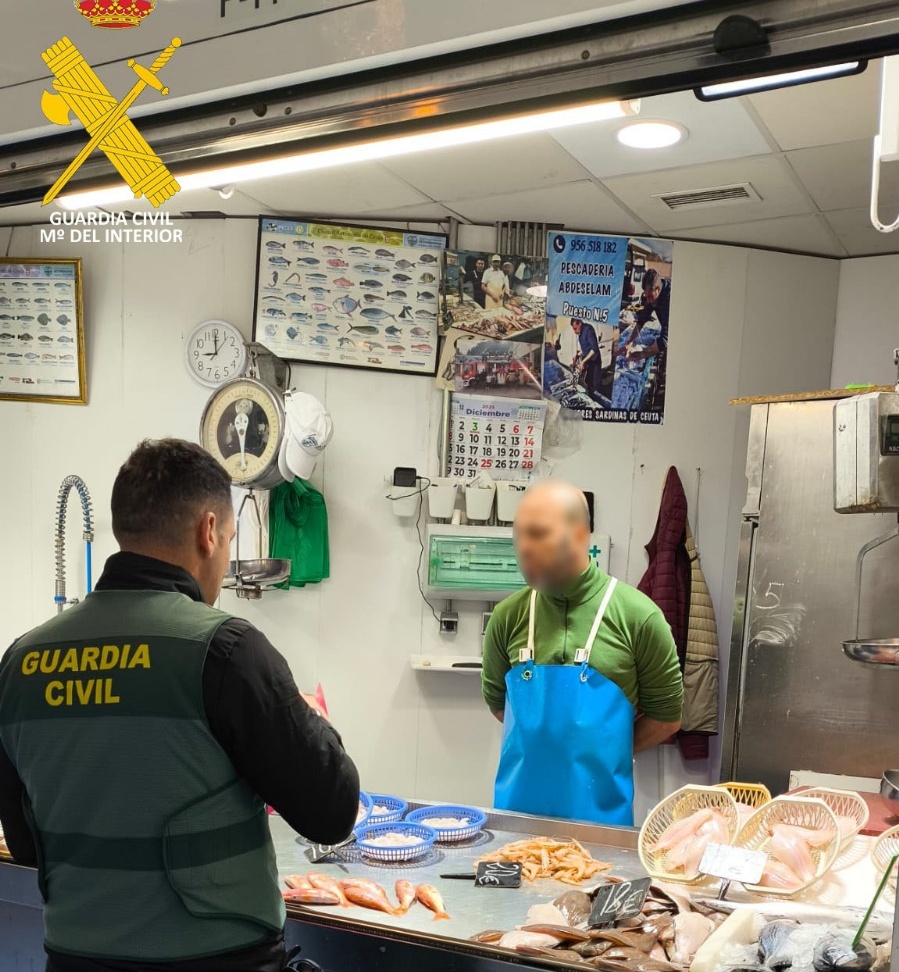 La Guardia Civil desarrolla un operativo de control sanitario en el Mercado de Abastos