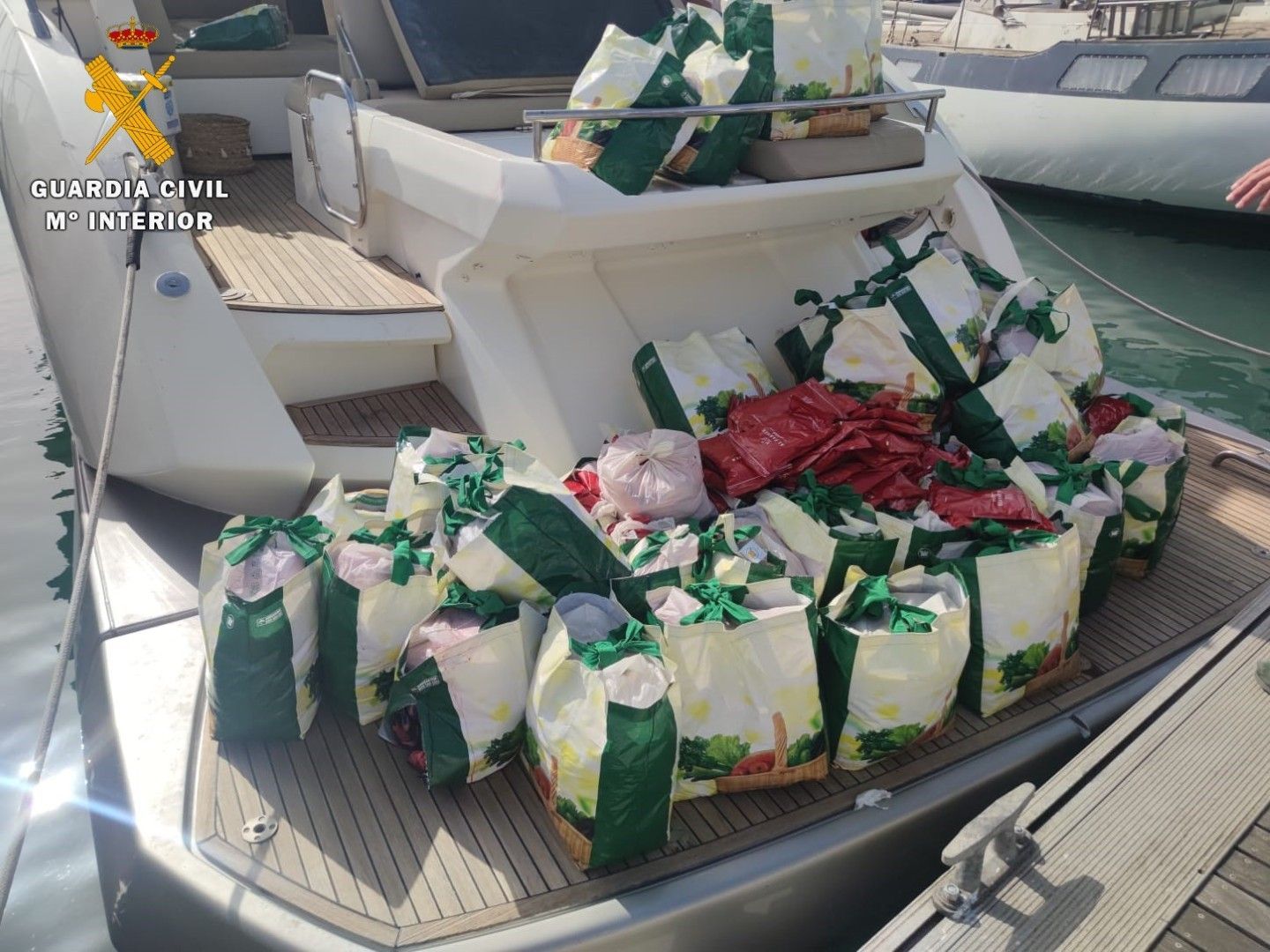 La Guardia Civil detiene a una persona con 1200 kilos de “shisha”
