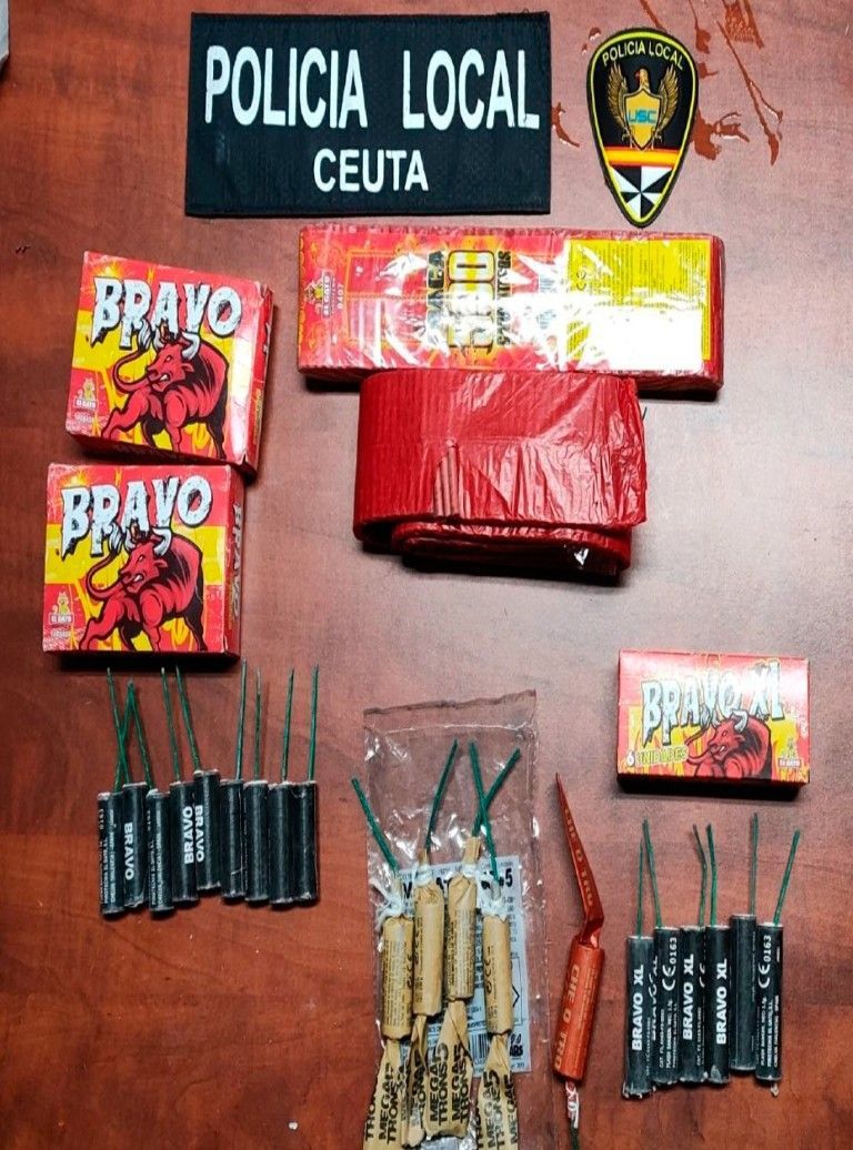 La Policía Local aprehende material pirotécnico en San Antonio