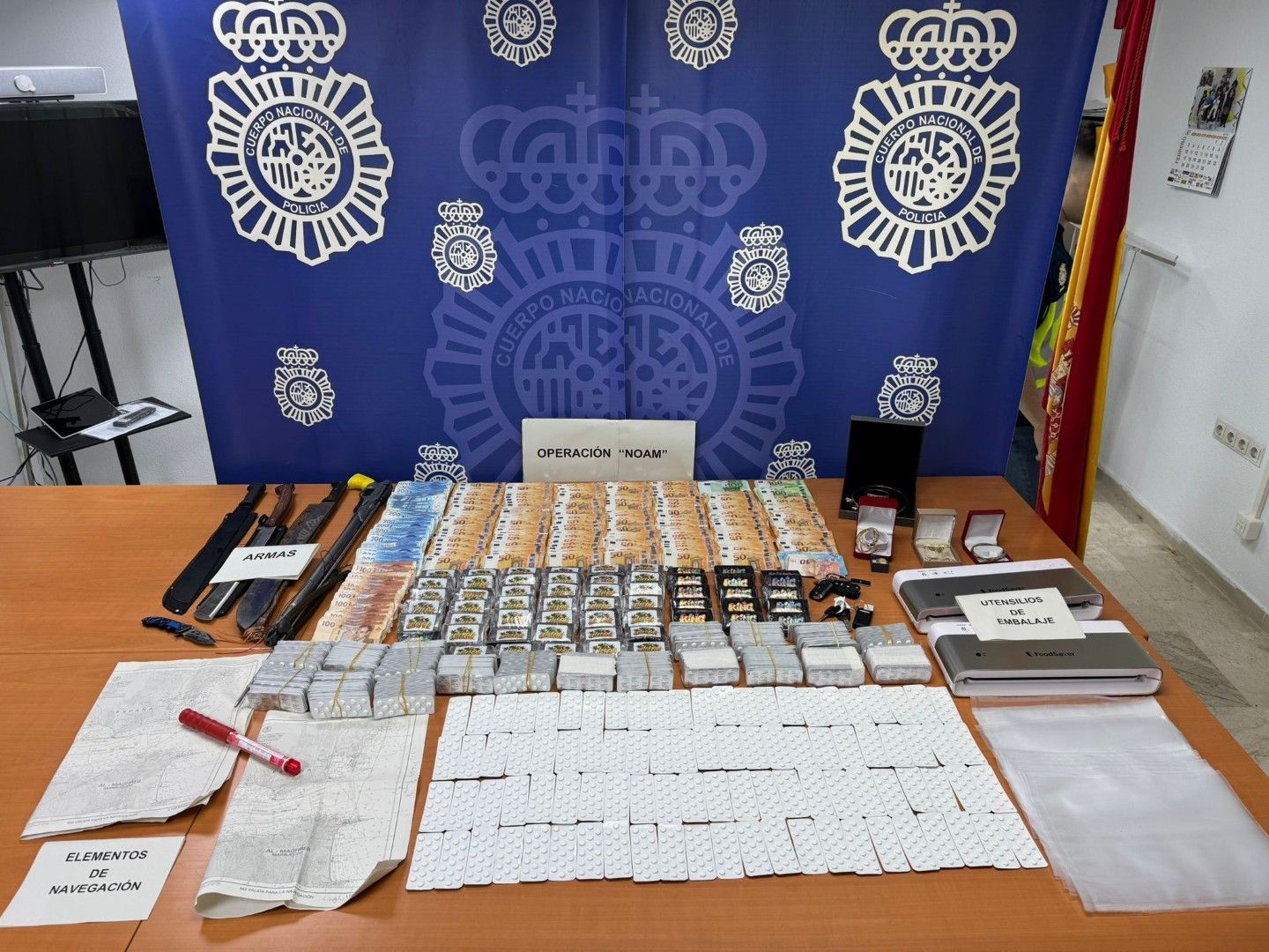 Tres detenidos en Ceuta en una red criminal dedicada al tráfico de personas y drogas entre Marruecos y España