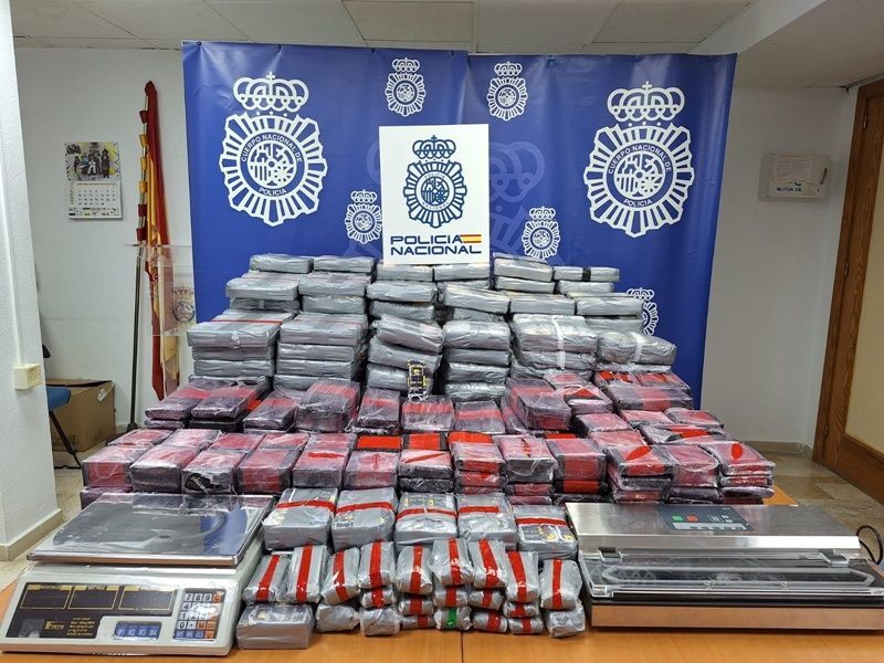 La Policía Nacional incauta 482 kilogramos de hachís en un complejo de viviendas fuertemente vigilado