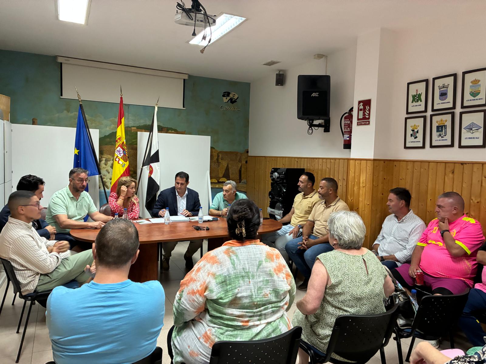 El consejero de Medio Ambiente continúa con sus reuniones con las asociaciones vecinales