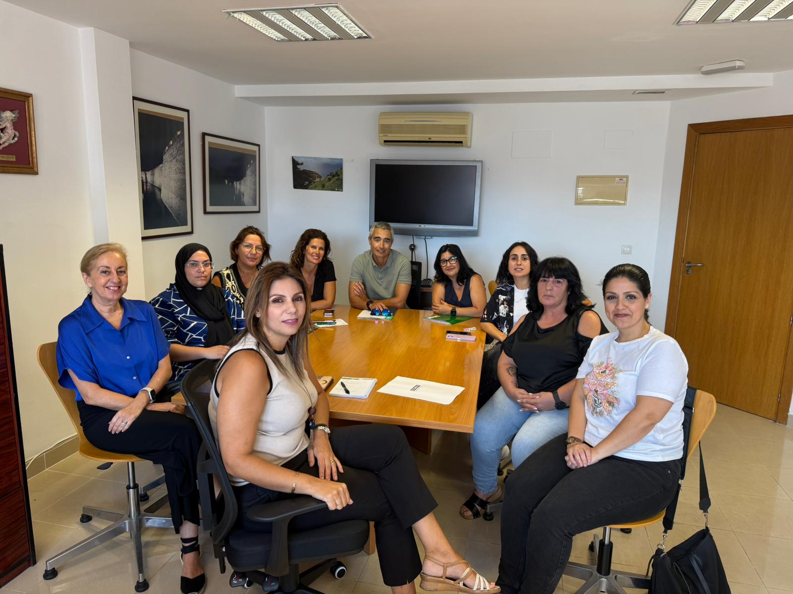 Servicios Sociales y sindicatos se reúnen por la Residencia Gerón