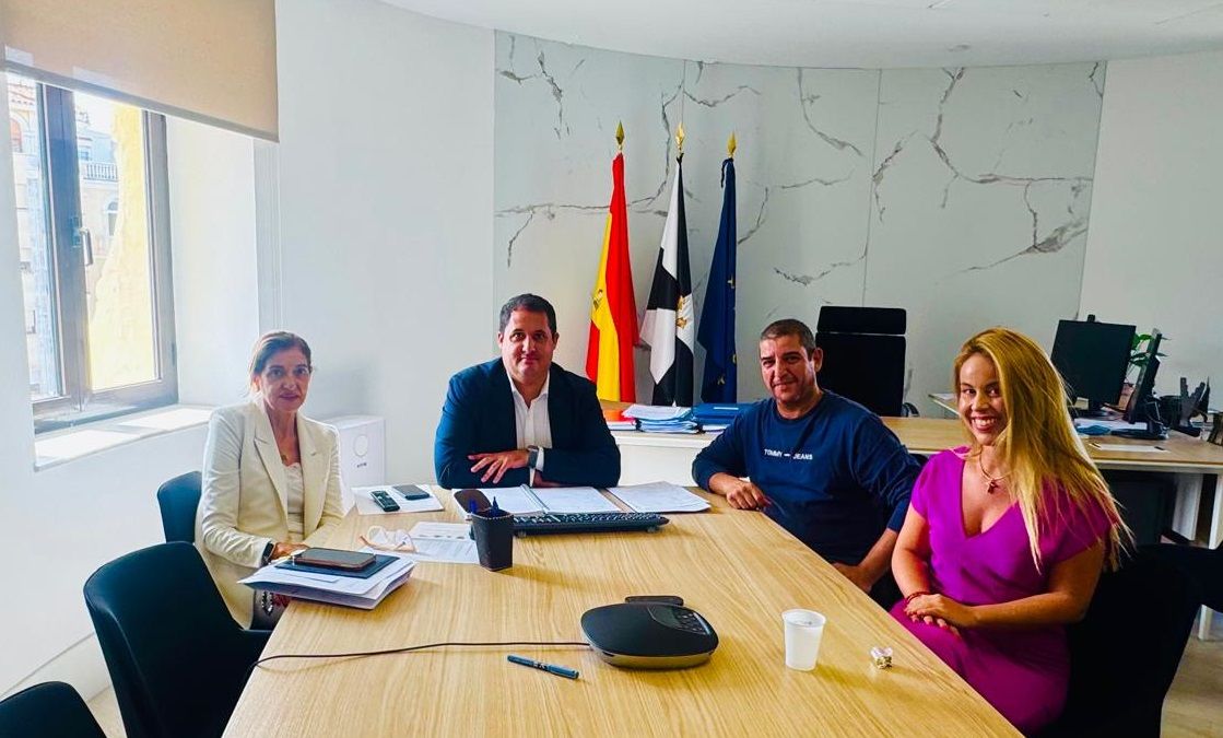 Ramírez y Guerrero se reúnen con el presidente de Villajovita