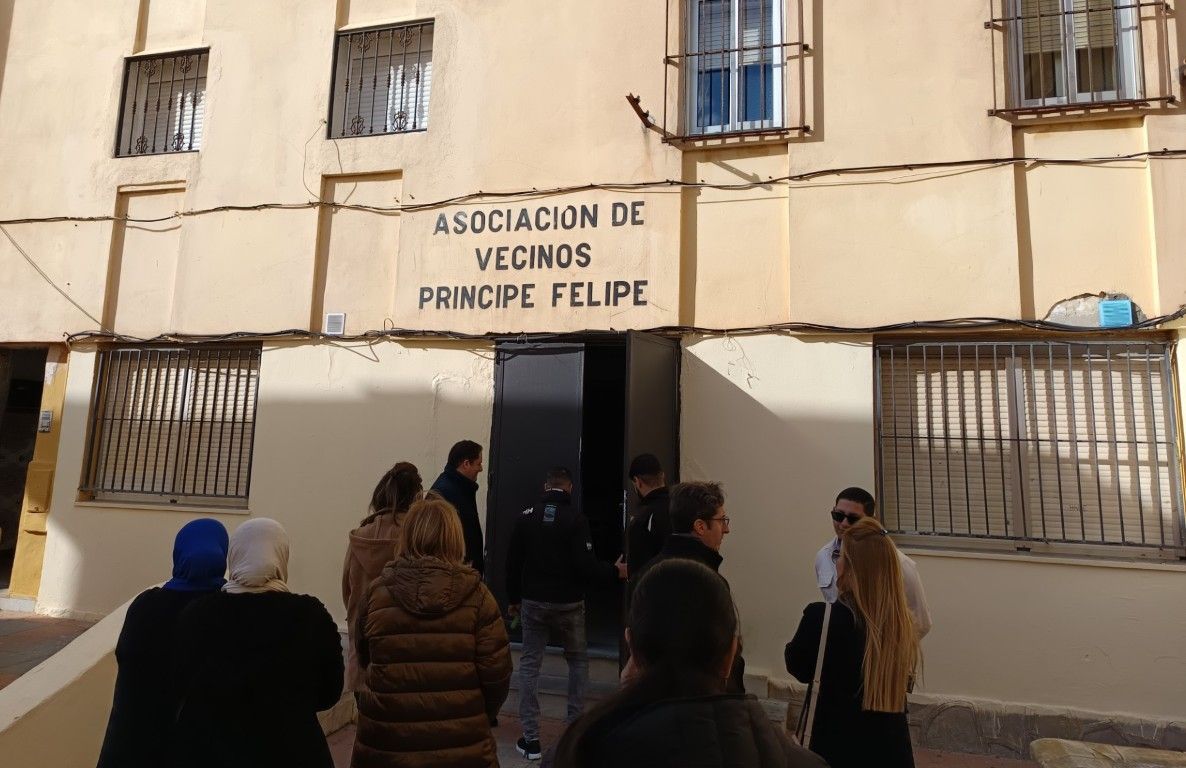 El Gobierno inicia una ronda de visitas por las barriadas de CeutaEl Gobierno inicia una ronda de visitas por las barriadas de Ceuta