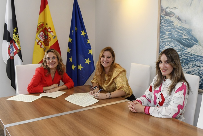 La consejera Pilar Orozco suscribe tres convenios de colaboración