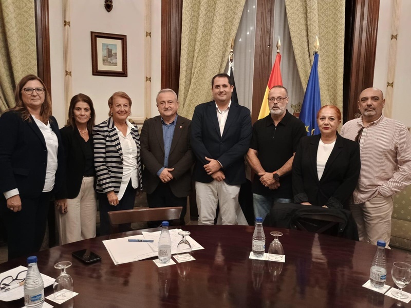 CCOO y el Gobierno local abordan la mejora del sector sanitario en Ceuta