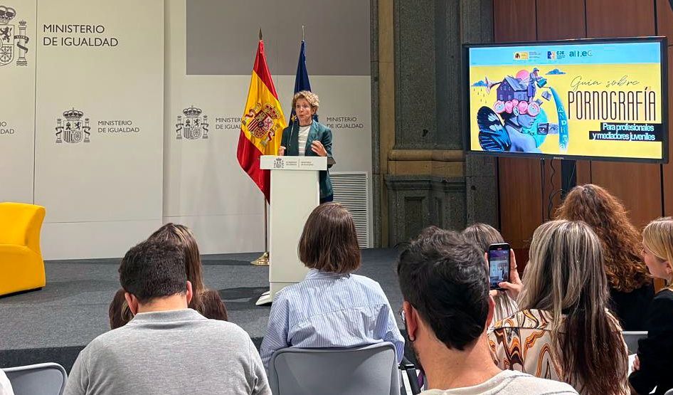 El Ministerio de Igualdad presenta una guía sobre pornografía para la sensibilización de jóvenes