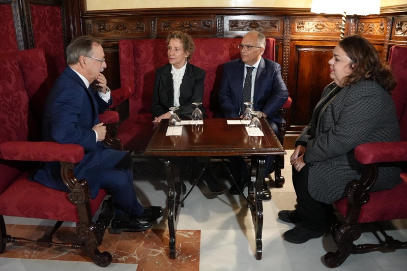 Juan Vivas se reúne con la secretaria de Estado de Seguridad, Aina Calvo