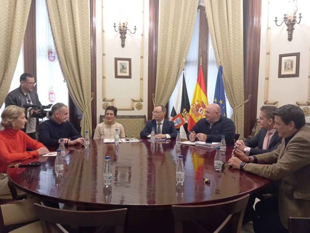 Vivas se ha reunido esta mañana con CECE y Cámara de Comercio