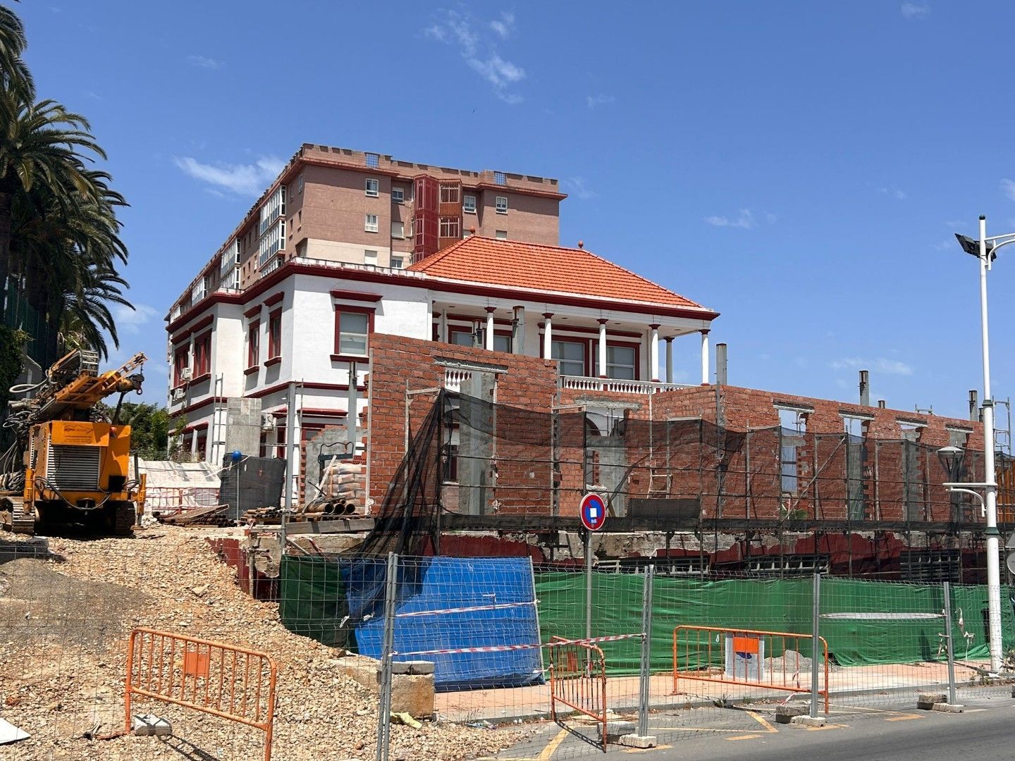 El Gobierno local amenaza con demandar a la constructora si se pierden fondos europeos por el retraso del centro de atención a víctimas de violencia sexual