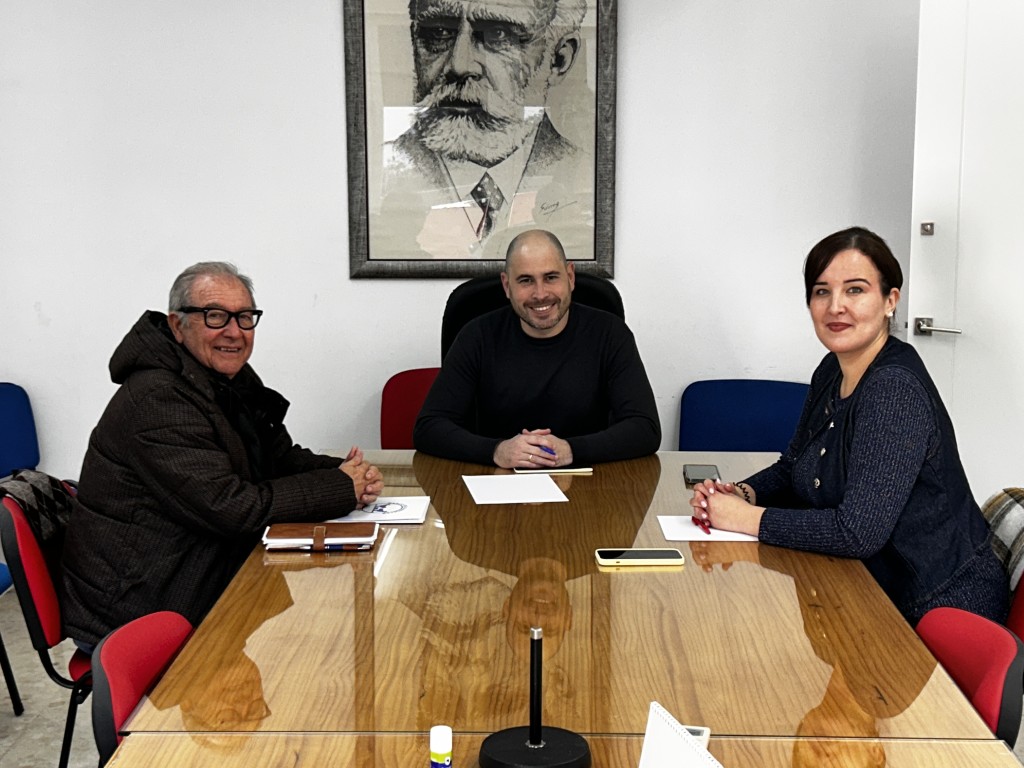 El PSOE se reúne con el Banco de Alimentos y recuerda que muchos ceutíes sufren exclusión severa