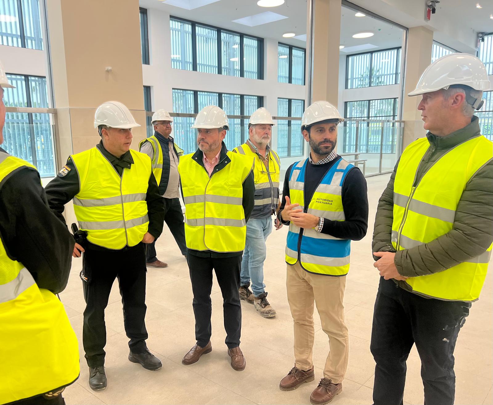 Juan Manuel Doncel visita las instalaciones del Cuerpo Nacional de Policía en la nueva estación marítima