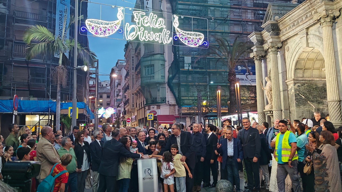 Ceuta celebra el Diwali con un alumbrado extraordinario en la Plaza de los Reyes