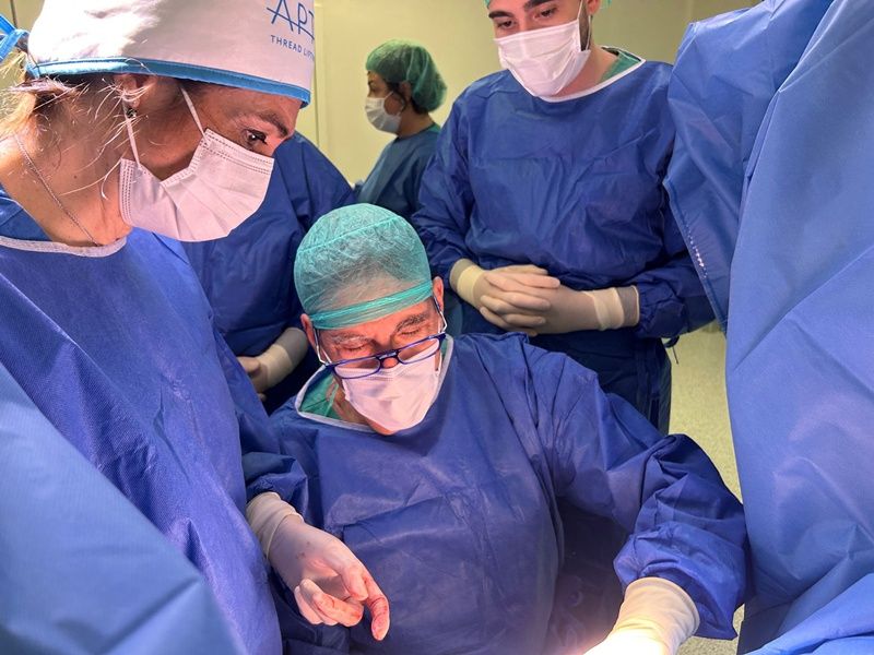 El número de profesionales sanitarios aumenta un 2,9%