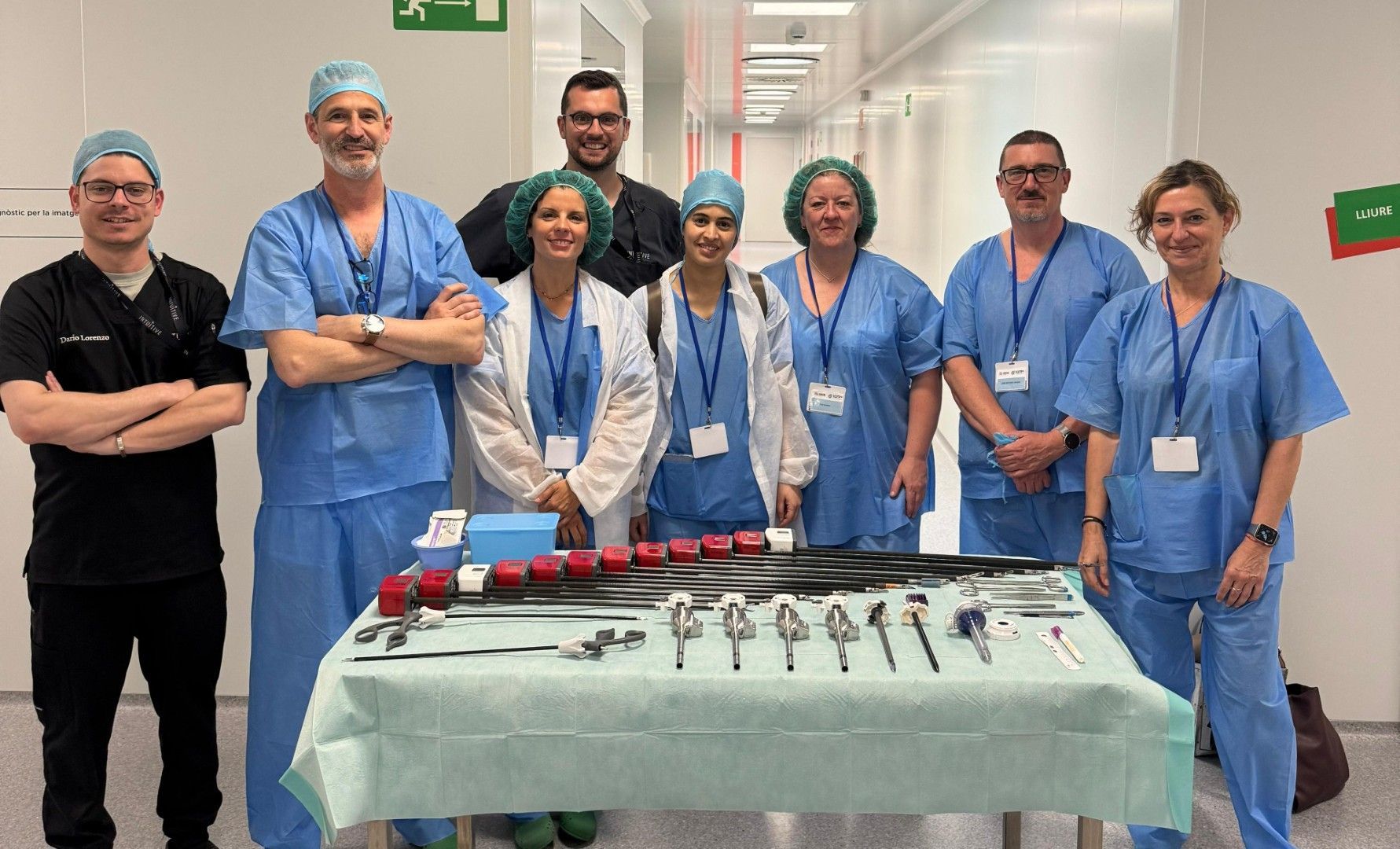 Dos enfermeros del INGESA, entre los seis acreditados a nivel nacional para el manejo del robot quirúrgico Da Vinci