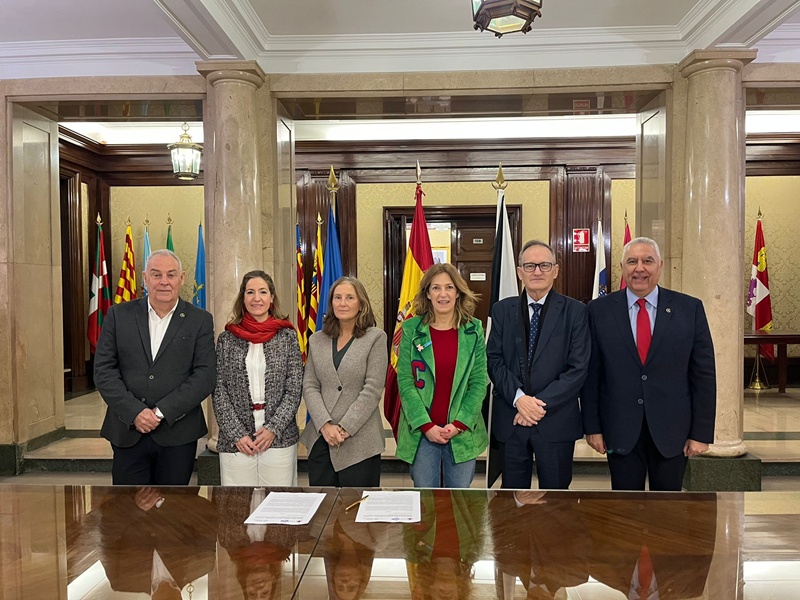 Los pacientes oncológicos de Ceuta contarán con nuevos servicios de apoyo gracias a un convenio entre INGESA y la AECC