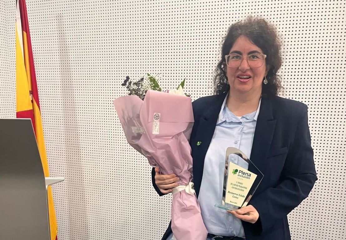 Montserrat Toledo recibe el Premio Mujer Trabajadora con Discapacidad
