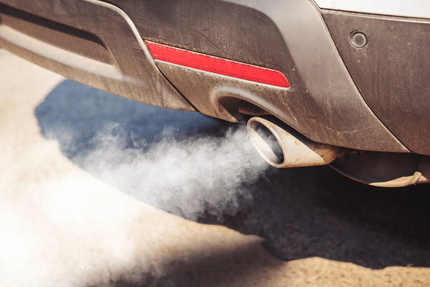 Dime el color del humo de tu tubo de escape y te diré qué avería sufre tu vehículo